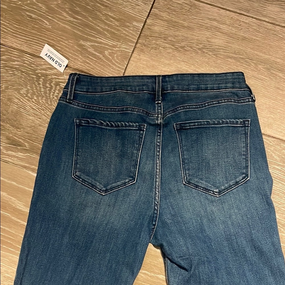 Old Navy High Rise Super Skinny Jeans with Tapered Leg (B) - Picture 4 of 5